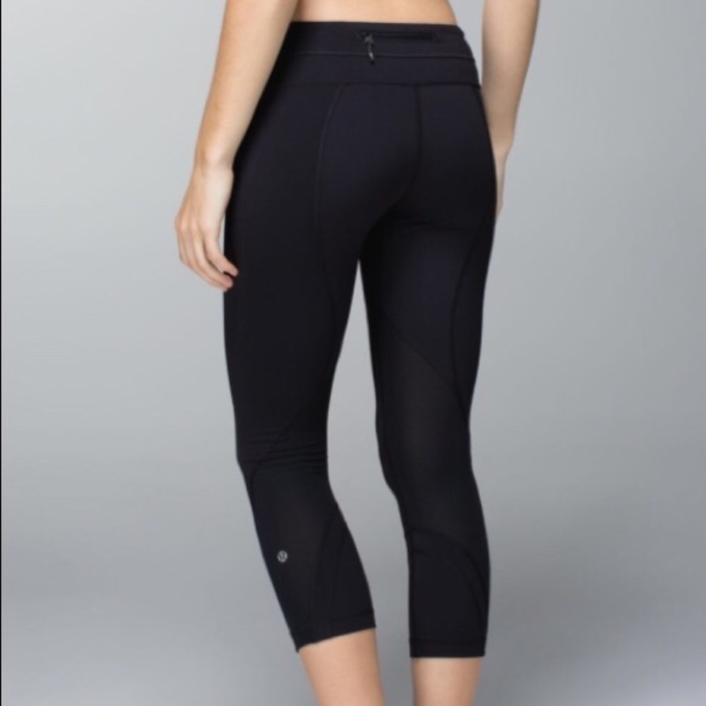 Lululemon Inspire Crop II Black Leggings Size 6